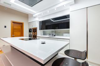 Prix d'une plaque à induction, ce que coûte chaque gamme et pourquoi